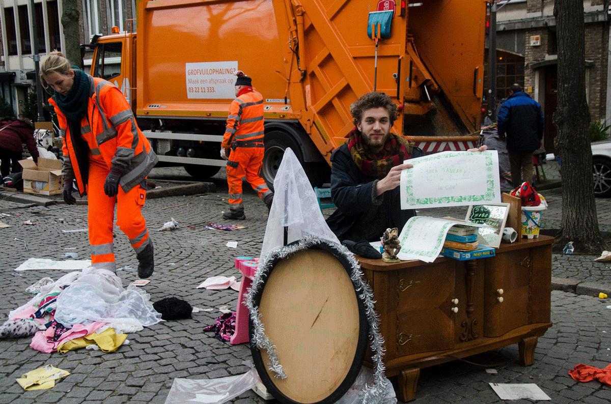 Performance  by Ines Ballesteros and contemporary Belgian artist Pierre Coric